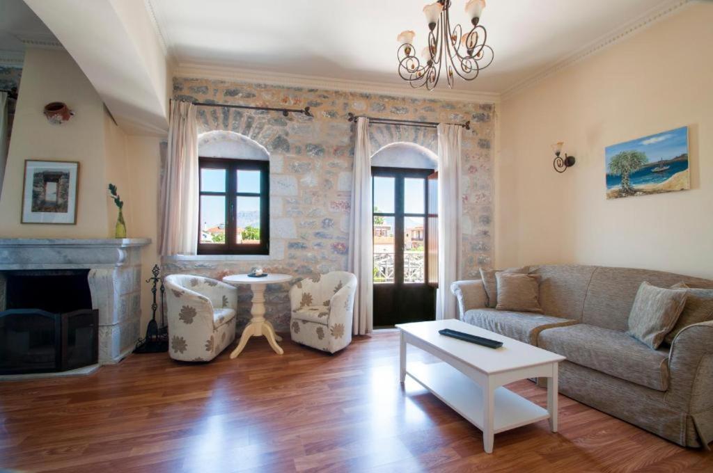 Areos Polis Boutique Hotel Areopoli Esterno foto